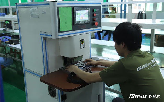 hdmi數(shù)據(jù)線生產(chǎn)設(shè)備 hdmi生產(chǎn)設(shè)備